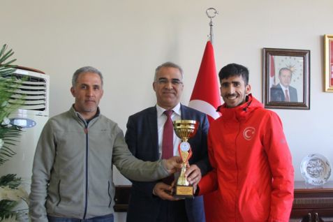 Belediye yaşam spor başarıya doymuyor