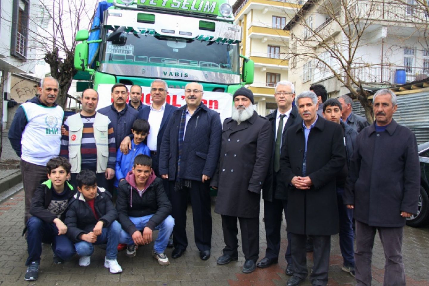 12'inci yardım tırı yola çıktı