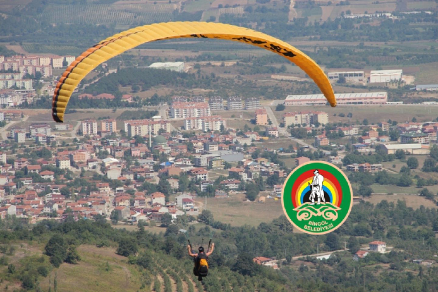 Bingöl tarihinde bir ilk ücretsiz yamaç paraşütü kursu