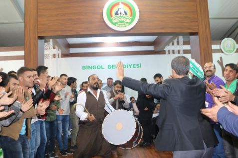 Belediye standına yoğun ilgi