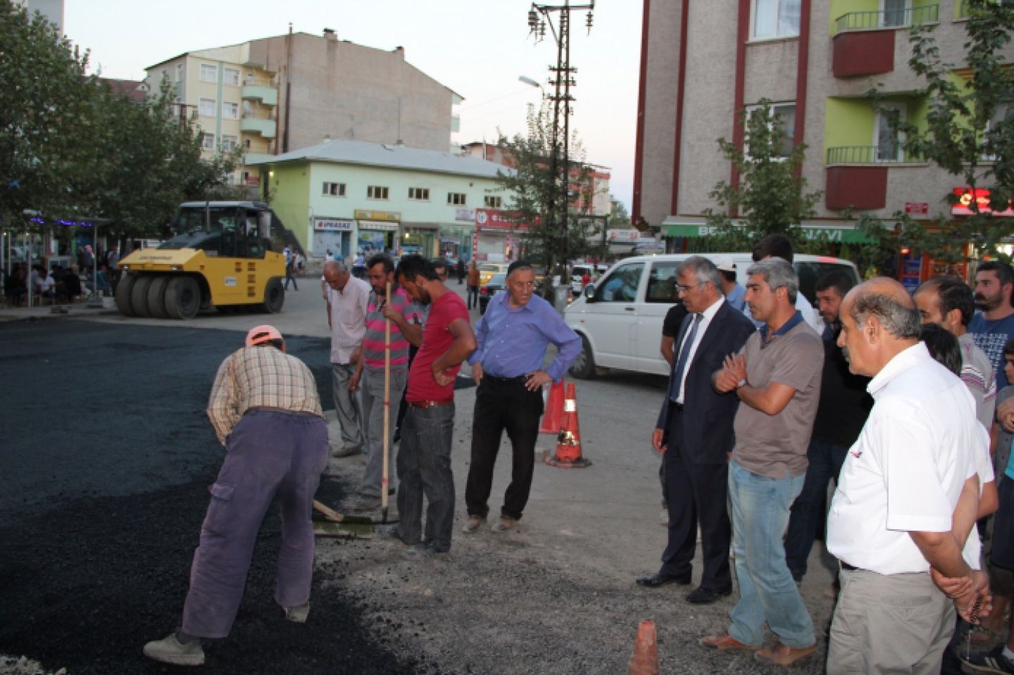 Fuzuli caddesi asfaltlandı