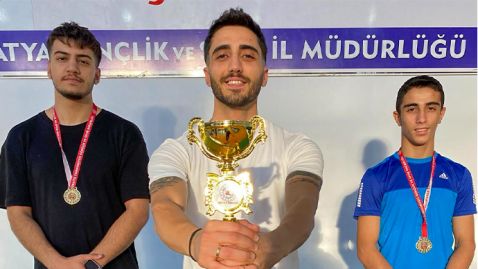 BİNGÖL BELEDİYESİ YAŞAM SPOR KULÜBÜ’NE “CUMHURİYET” ALTINI
