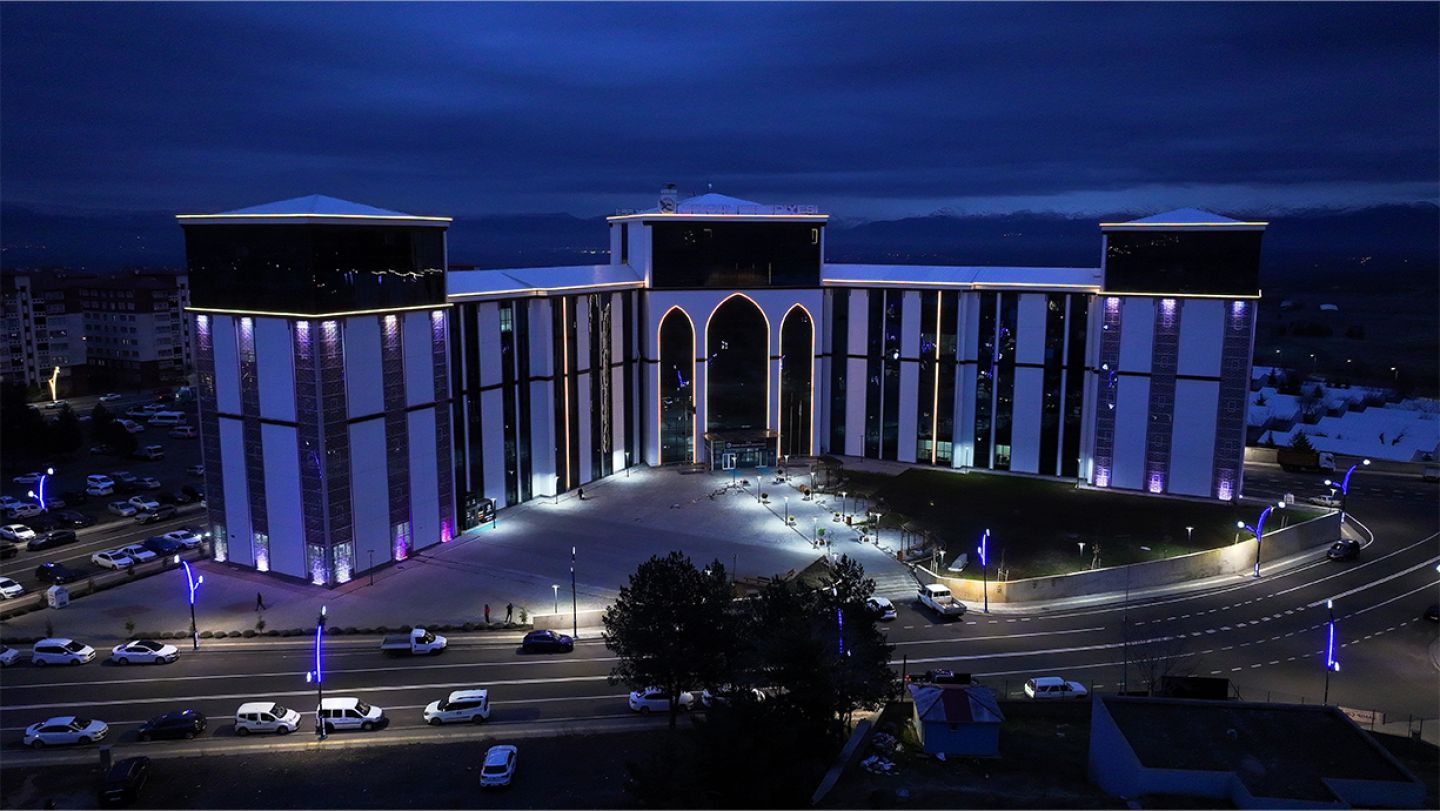 BAŞKAN ARIKAN’DAN RAMAZAN MESAJI: BİRLİK SOFRALARINDA BULUŞUYORUZ