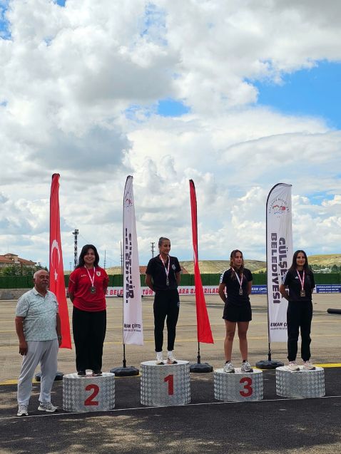 YAŞAM SPOR KULÜBÜ’NDEN TÜRKİYE DERECESİ