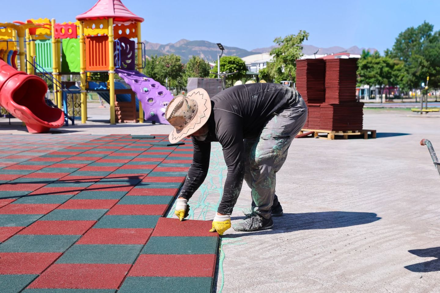 BİNGÖL'DE PARK YENİLEME ÇALIŞMALARI SÜRÜYOR